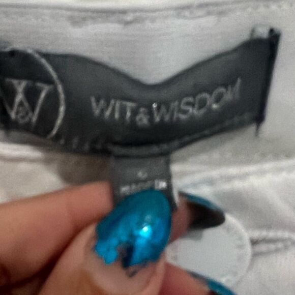 White distressed  ankle jeans - Picture 7 of 7